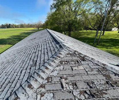 Diagram showing proper intake and exhaust airflow in a Michigan attic.